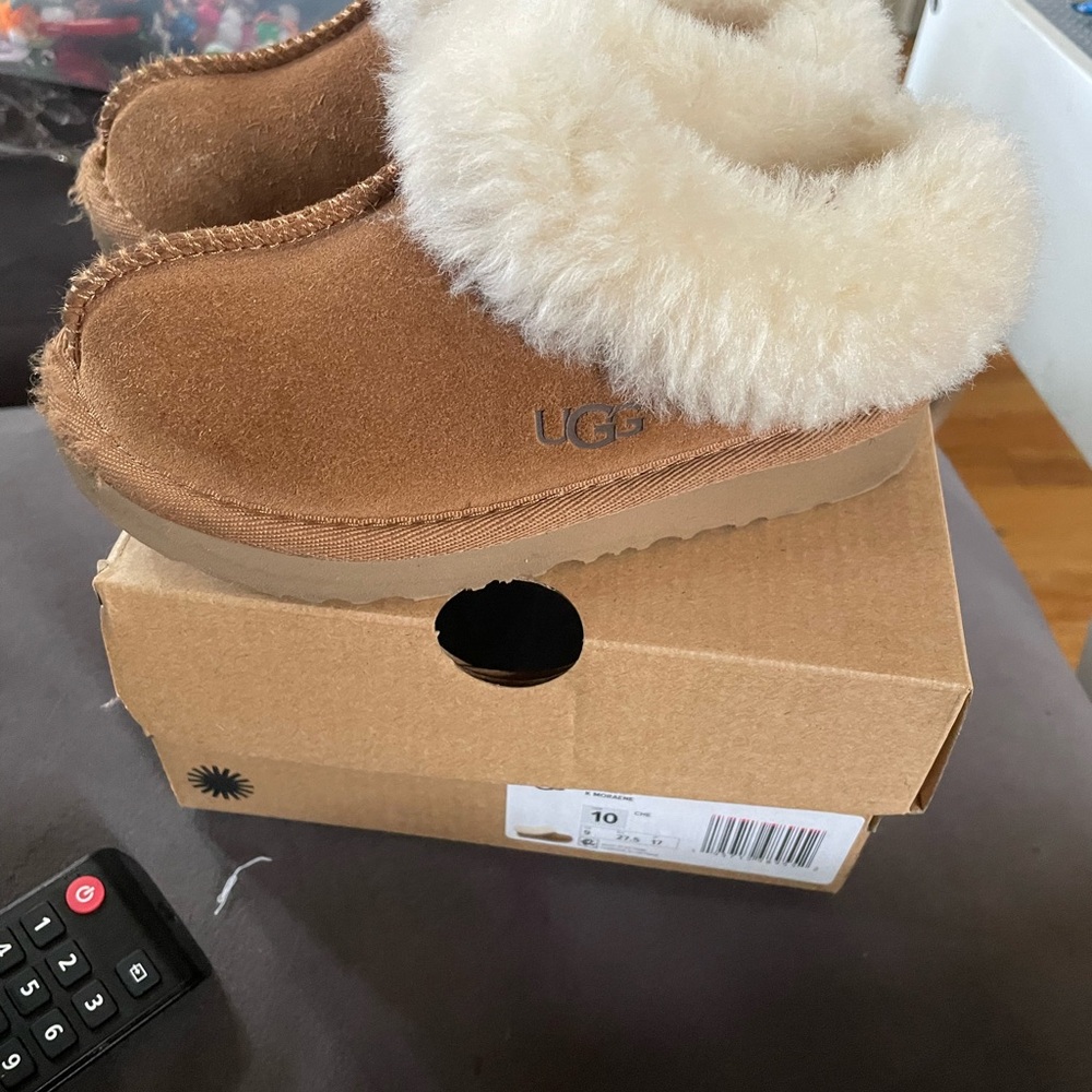 UGG Kids' Brown and Cream Slippers